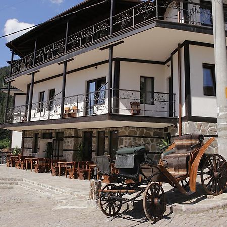 Family Hotel Valchanovata Kashta Fotinovo Bagian luar foto