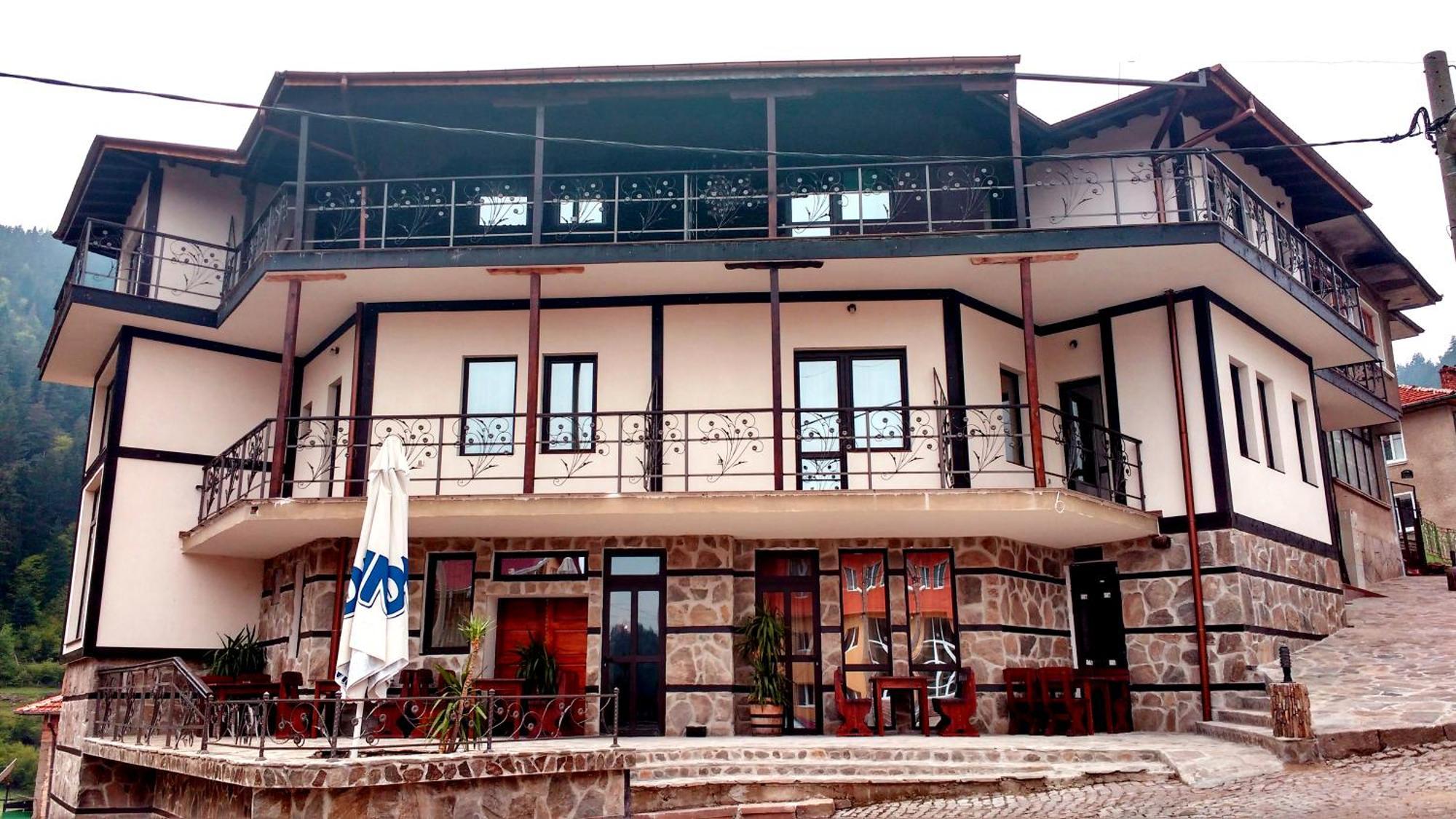 Family Hotel Valchanovata Kashta Fotinovo Bagian luar foto