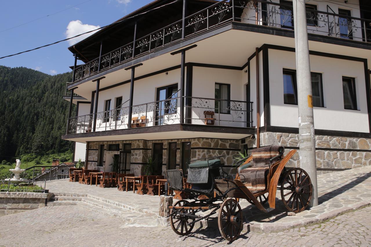 Family Hotel Valchanovata Kashta Fotinovo Bagian luar foto